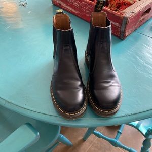 Dr Martin Chelsea Boots